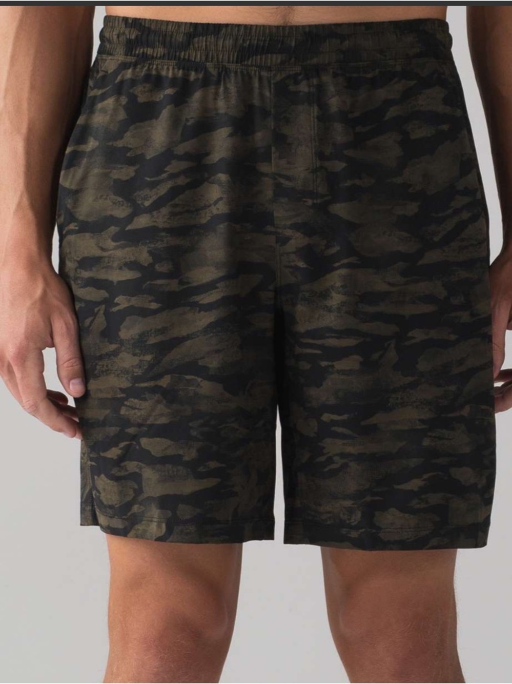 Lululemon Men’s Pace Breaker Short Linerless 9" Bricollage Military Green Black